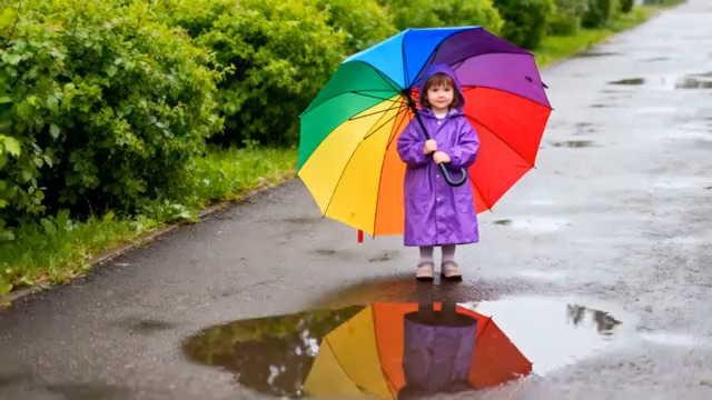  雨中撑彩虹伞的小女孩2432#横屏 	 