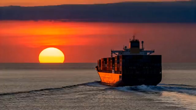  远洋货轮日落航行2448#横屏 	 