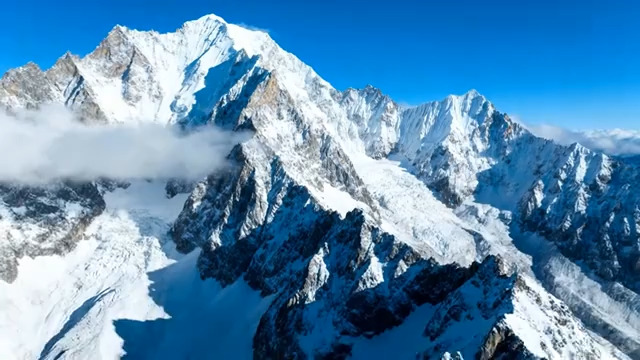  雪山之巅壮丽风光2213#横屏 	 