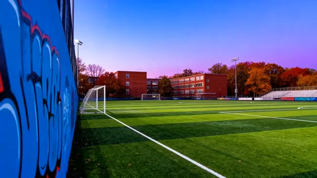  校园足球场黄昏景色2101#横屏 	 