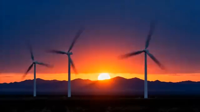  夕阳下的风力发电机群1981#横屏 	 