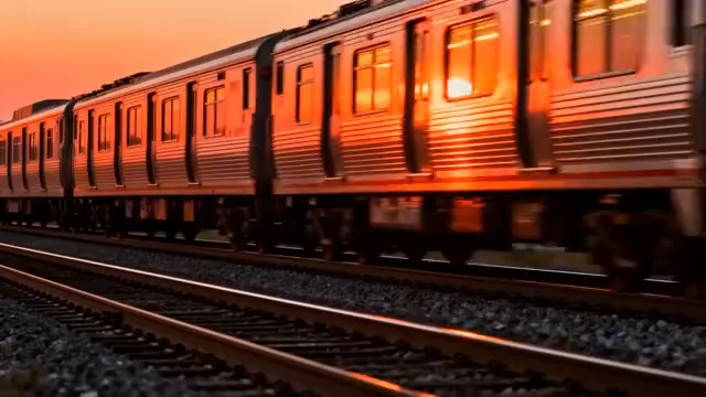  夕阳下的飞驰列车1979#横屏 	 