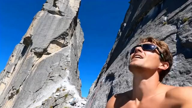  男子户外徒手攀岩1366#横屏 	 