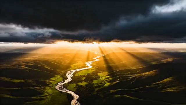  金色阳光穿透云层洒大地1051#横屏 	 