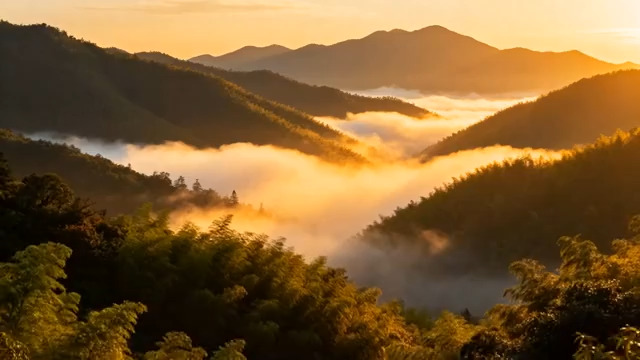  金色晨雾缭绕山峦991#横屏 	 