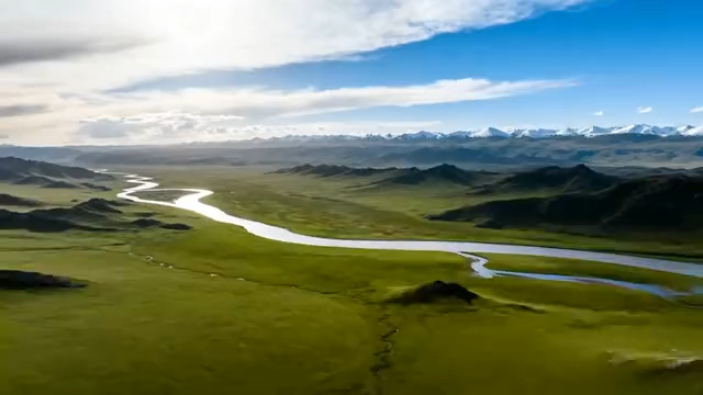  航拍蜿蜒河流草原风光750#横屏 	 