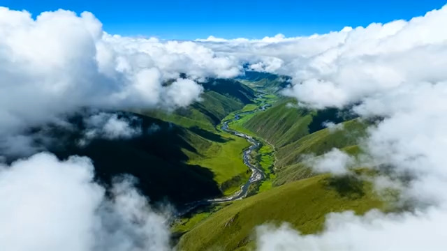  航拍草原云涌山谷河流697#横屏 	 