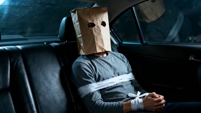  车内被绑男子蒙头140#横屏 	 