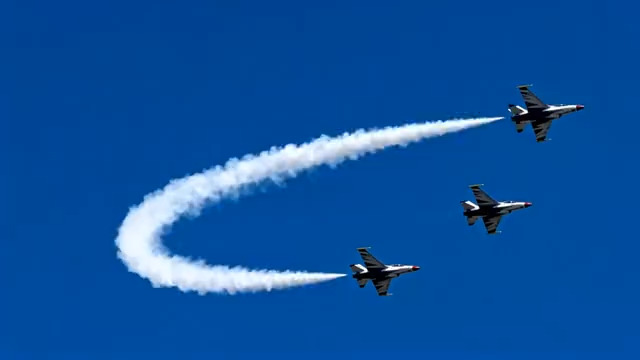  战机编队蓝天特技表演3127#横屏 	 - 