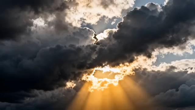  云层间的金色光束3091#横屏 	 