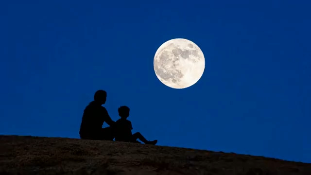  月下父子温情剪影3073#横屏 	 - 