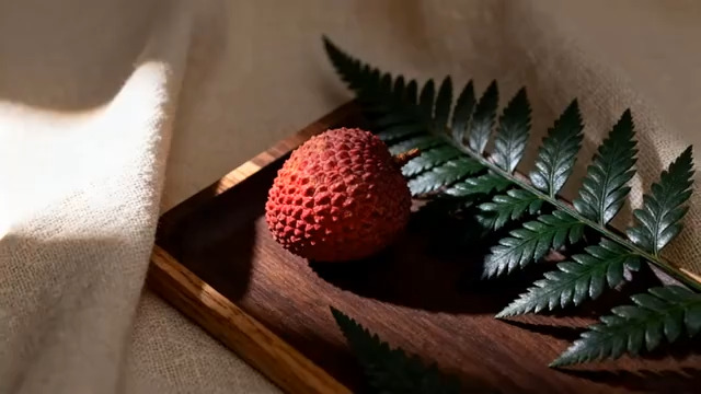  阳光下的新鲜荔枝特写2856#横屏 	 