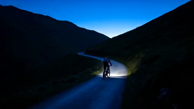  夜幕骑行山间路2907#横屏 	 -