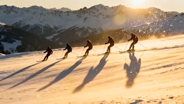  雪山日落滑雪剪影2671#横屏 	 