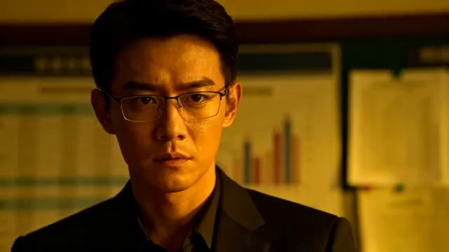  商务男性思考特写1979#横屏 	 