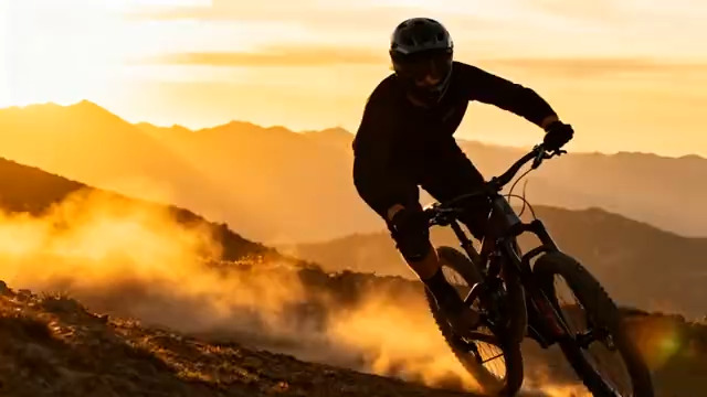  山地车越野日落场景1932#横屏 	 -