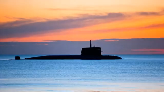  潜艇海上日出剪影1713#横屏 	 