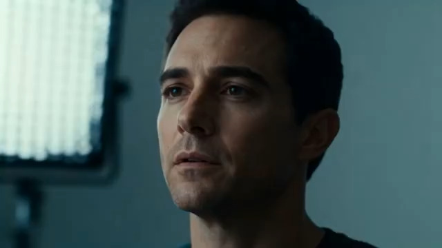  男性沉思特写镜头1621#横屏 	 -