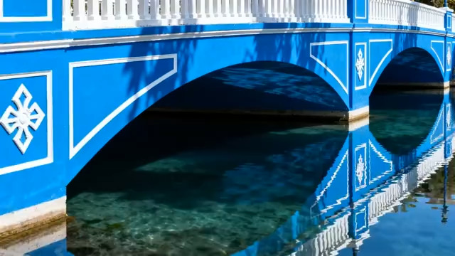  蓝桥碧水倒影风景1379#横屏 	 -