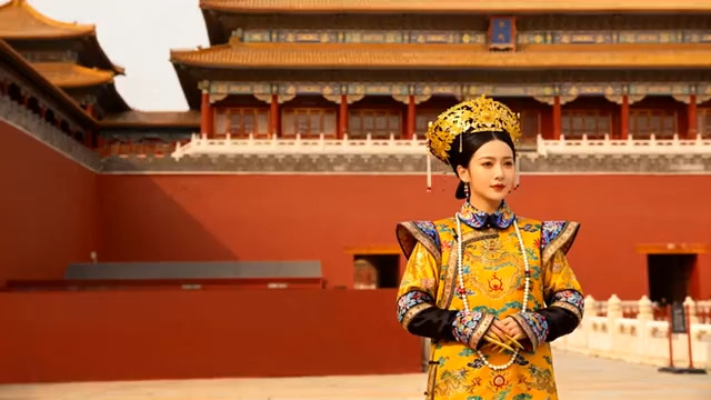  故宫前的清代皇后影像729#横屏 	 