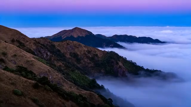  晨雾缭绕的山峦全景201#横屏 	 -