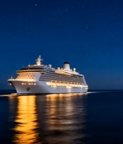  夜晚大海上航行的游轮214#横屏 	 