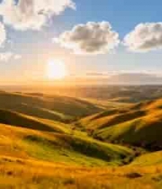  阳光照耀下的山丘自然风光2200#横屏 	 