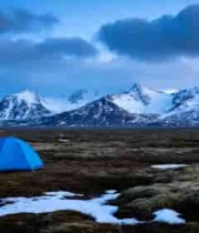  雪山下的野外蓝色帐篷738#横屏 	 