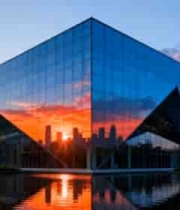  夕阳下现代玻璃建筑风貌405#横屏 	 