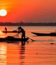  夕阳下湖面渔民捕鱼景象2969#横屏 	 