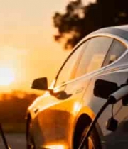  夕阳下新能源汽车充电桩场景665#横屏 	 