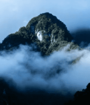 云雾缭绕中的大山景色2803#横屏 