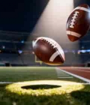  体育场内空中的橄榄球117#横屏 	 