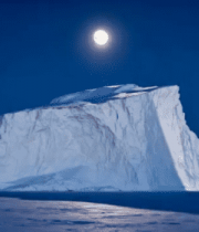 月夜下的巨大冰山景观1181#横屏 