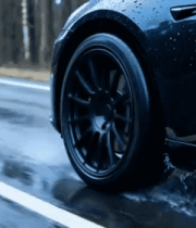 中行驶的黑色汽车特写339#横屏 