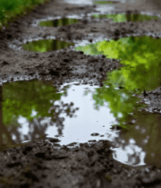 雨后泥泞小路积水倒影4425#横屏 