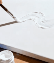 艺术家手持画笔在画布作画2812#横屏 