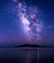 夜空下的银河与宁静湖面2682#横屏 