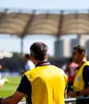  足球场边的工作人员269#横屏 	 