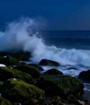  月夜下海浪拍打覆雪礁石1697#横屏 	 - 