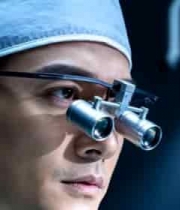  医生手术室佩戴手术放大镜728#横屏 	 -