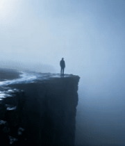 崖边人物远景自然风光2943#横屏 