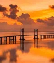  日出时分跨海大桥海景382#横屏 	 