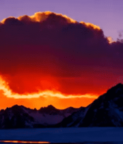 夕阳下雪山与云霞景观655#横屏 