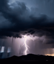 乌云密布下的山间降雨景象3341#横屏 