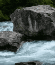 湍急河流中的巨石945#横屏 