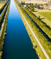 田野间河流航拍全景2202#横屏 