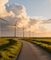 田野中风力发电机与道路景观5483#横屏 