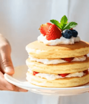 双手端送水果松饼2056#横屏 