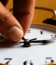 手指拨动闹钟指针画面1239#横屏 